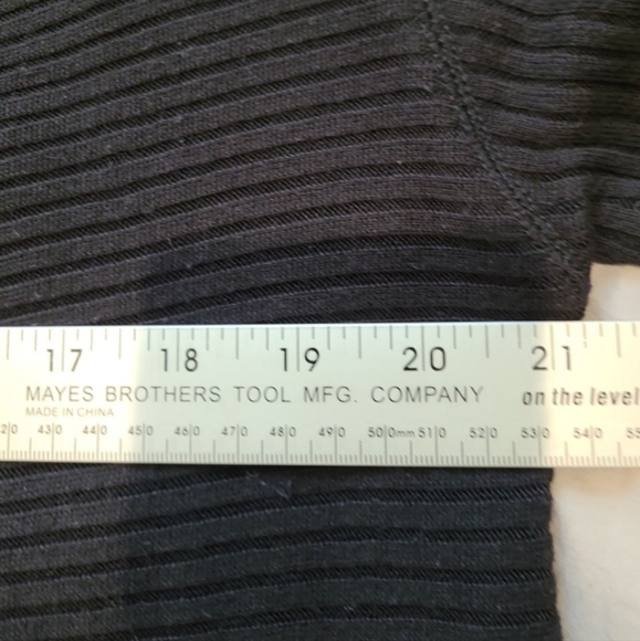 Free People We the Free Love Women's SZ M black ribbed mock neck open back top‎ - Picture 8 of 10